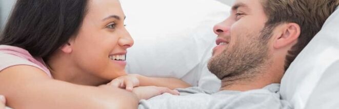 Сексуално активен мъж с жена